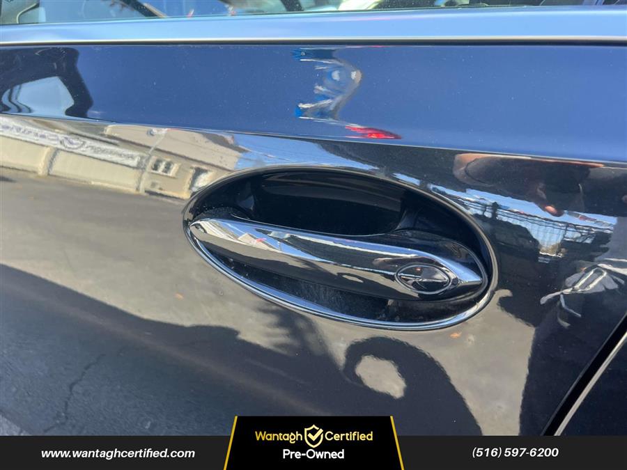 2022 BMW 3-Series 330i xDrive Sedan North Americ photo