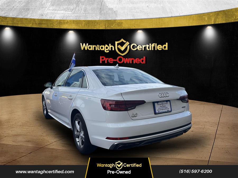 2019 Audi A4 Premium 45 TFSI quattro photo
