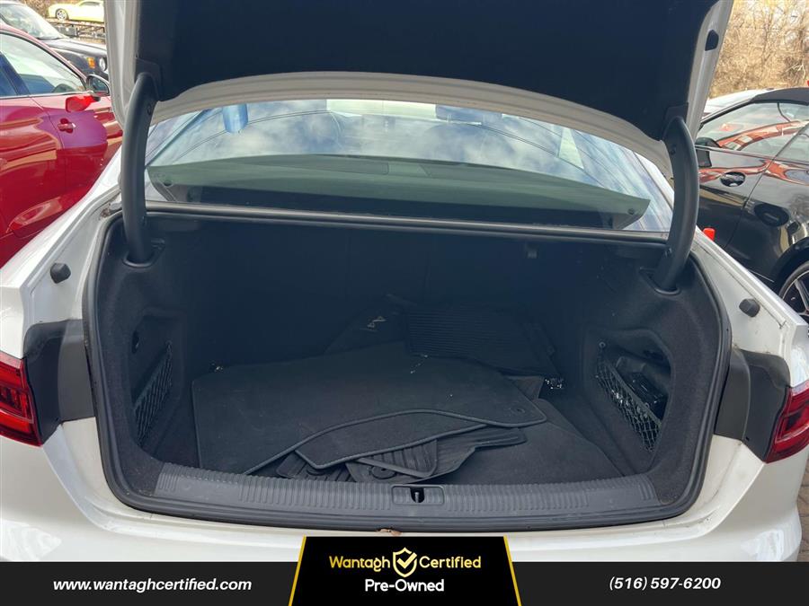 2019 Audi A4 Premium 45 TFSI quattro photo