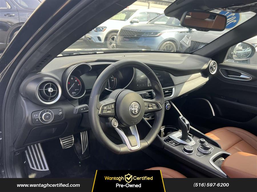 2022 Alfa Romeo Giulia Ti AWD photo