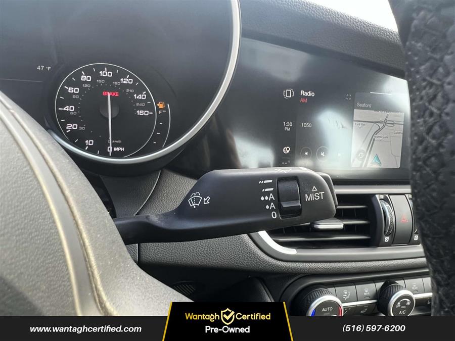 2022 Alfa Romeo Giulia Ti AWD photo