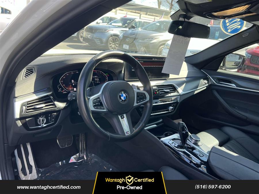2022 BMW 5-Series 530i xDrive Sedan photo
