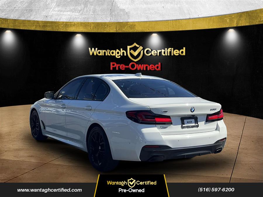 2022 BMW 5-Series 530i xDrive Sedan photo