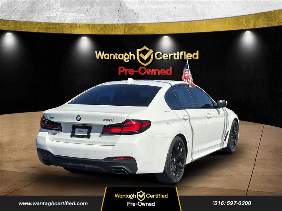 2022 BMW 5-Series 530i xDrive Sedan photo