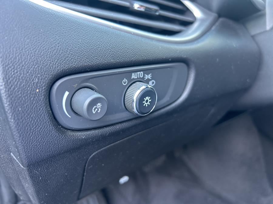 2022 Chevrolet Malibu 4dr Sdn LS w/1LS photo