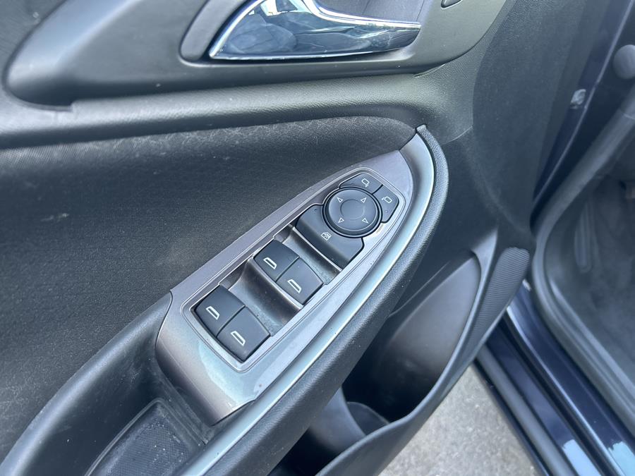2022 Chevrolet Malibu 4dr Sdn LS w/1LS photo