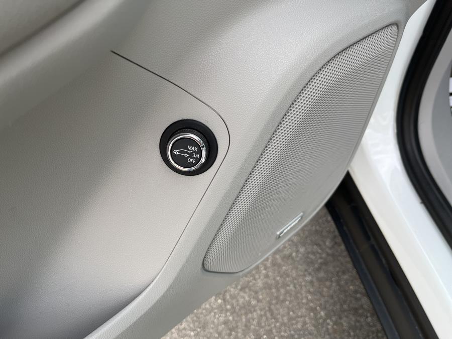 2022 GMC Acadia AWD 4dr SLT photo