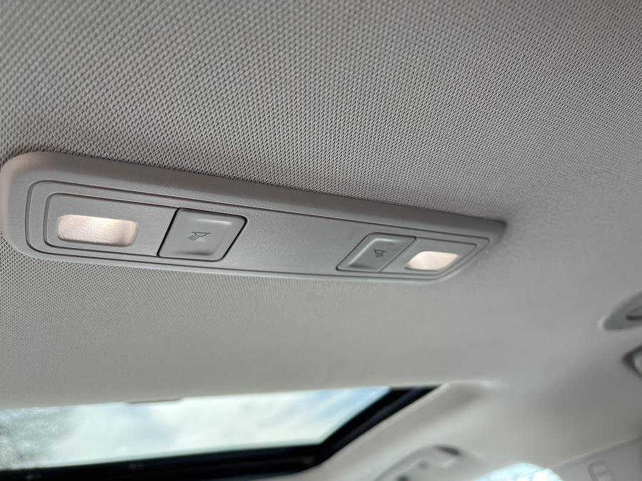 2022 GMC Acadia AWD 4dr SLT photo