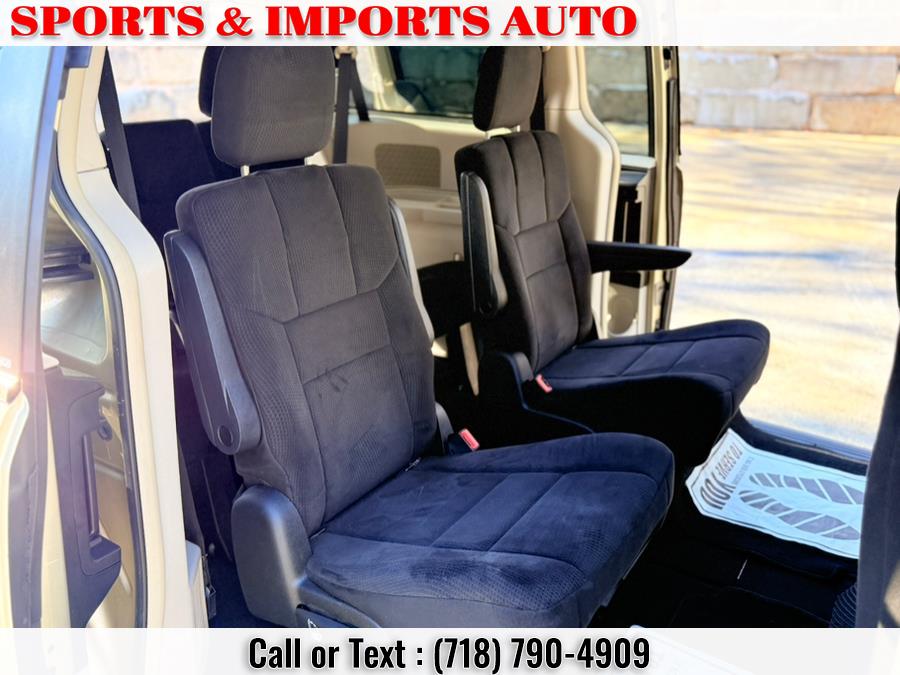 2011 Chrysler Town & Country Touring photo
