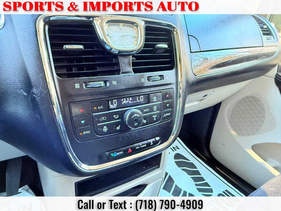 2011 Chrysler Town & Country Touring photo