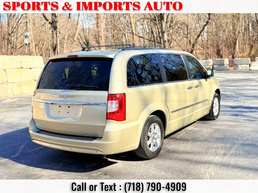 2011 Chrysler Town & Country Touring photo