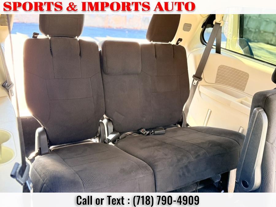 2011 Chrysler Town & Country Touring photo