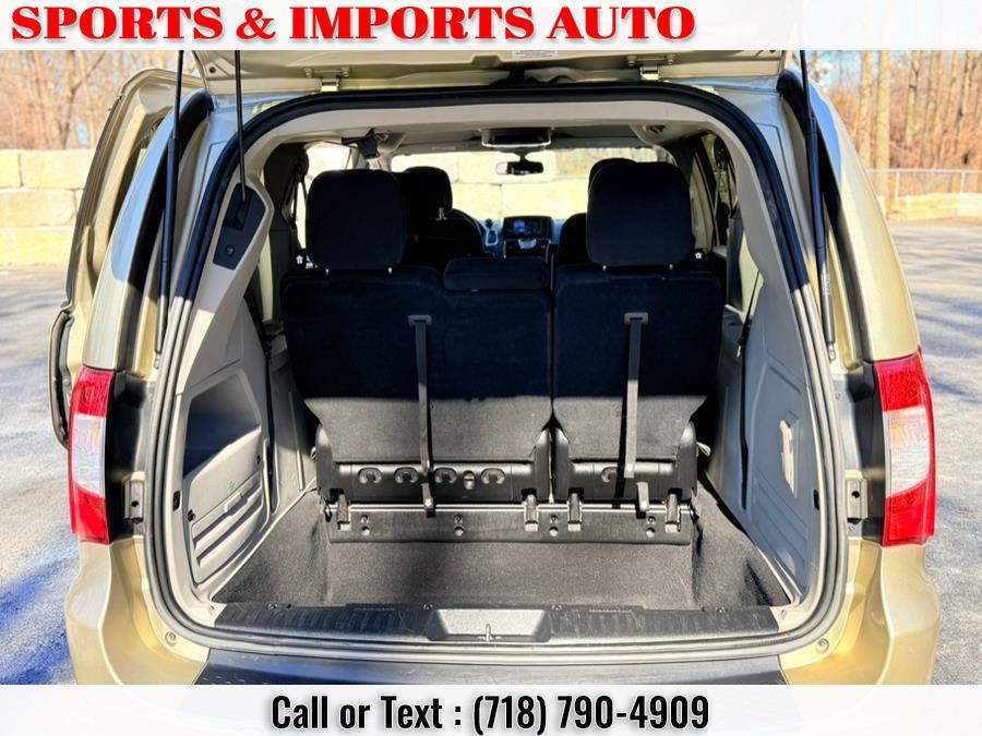 2011 Chrysler Town & Country Touring photo