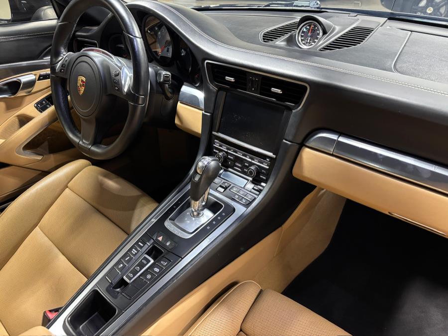 2014 Porsche 911 Carrera 4S photo