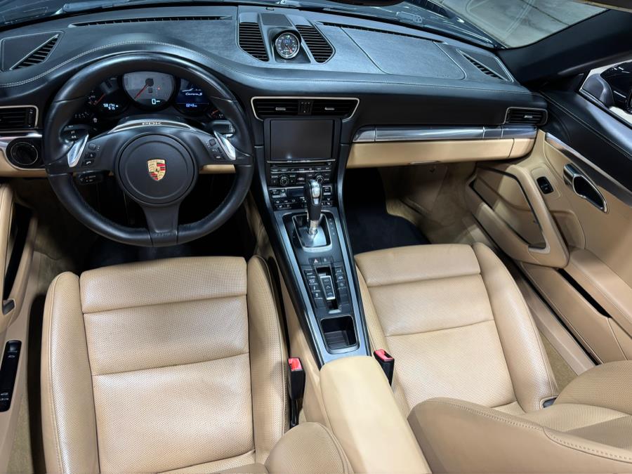 2014 Porsche 911 Carrera 4S photo