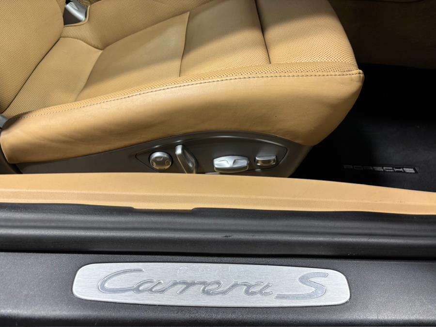 2014 Porsche 911 Carrera 4S photo
