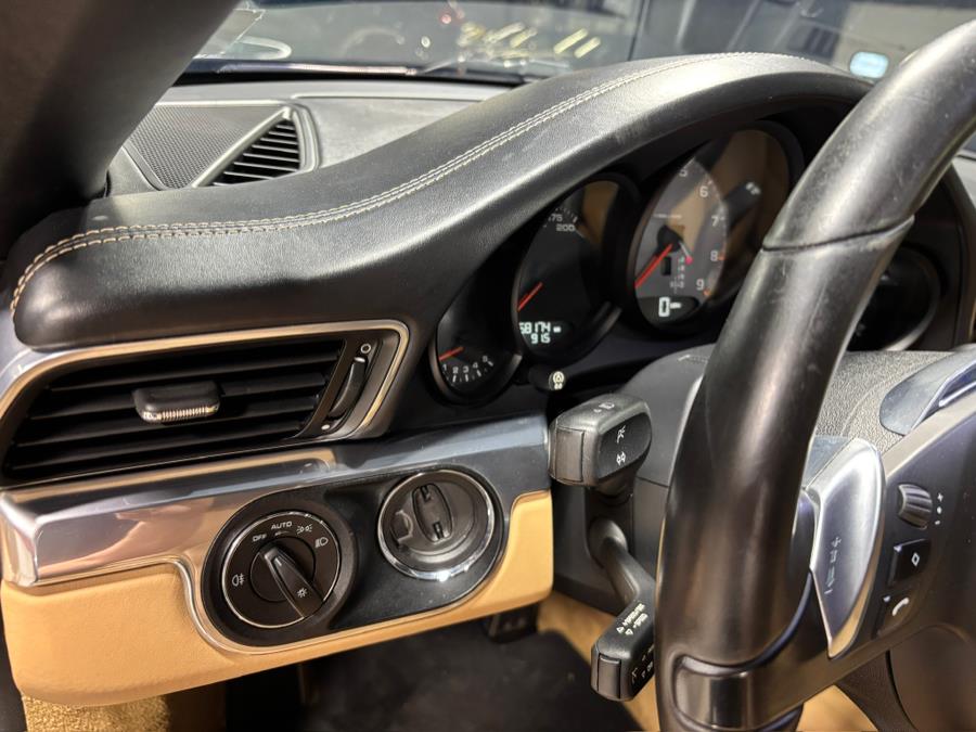 2014 Porsche 911 Carrera 4S photo