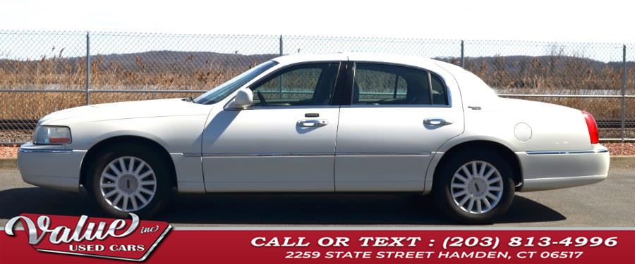 2005 Lincoln Town Car Signature photo