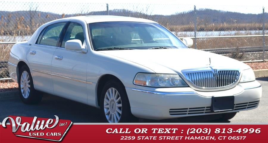 2005 Lincoln Town Car Signature photo