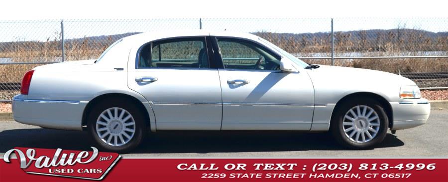 2005 Lincoln Town Car Signature photo