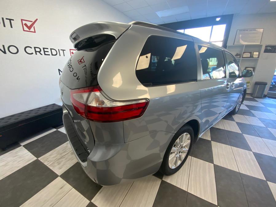 2015 Toyota Sienna 5dr 7-Pass Van LE AWD (Natl) photo