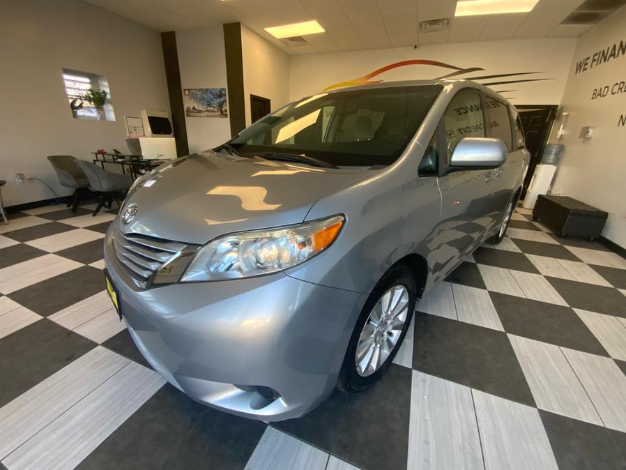 2015 Toyota Sienna 5dr 7-Pass Van LE AWD (Natl) photo