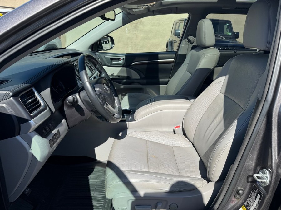 2014 Toyota Highlander Limited photo