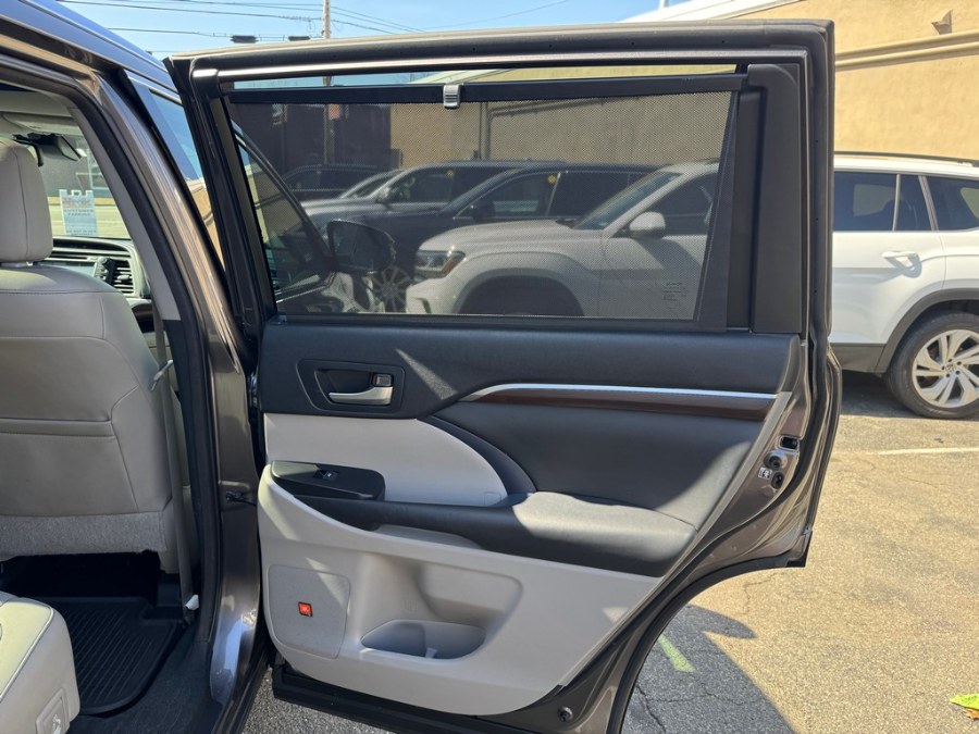 2014 Toyota Highlander Limited photo