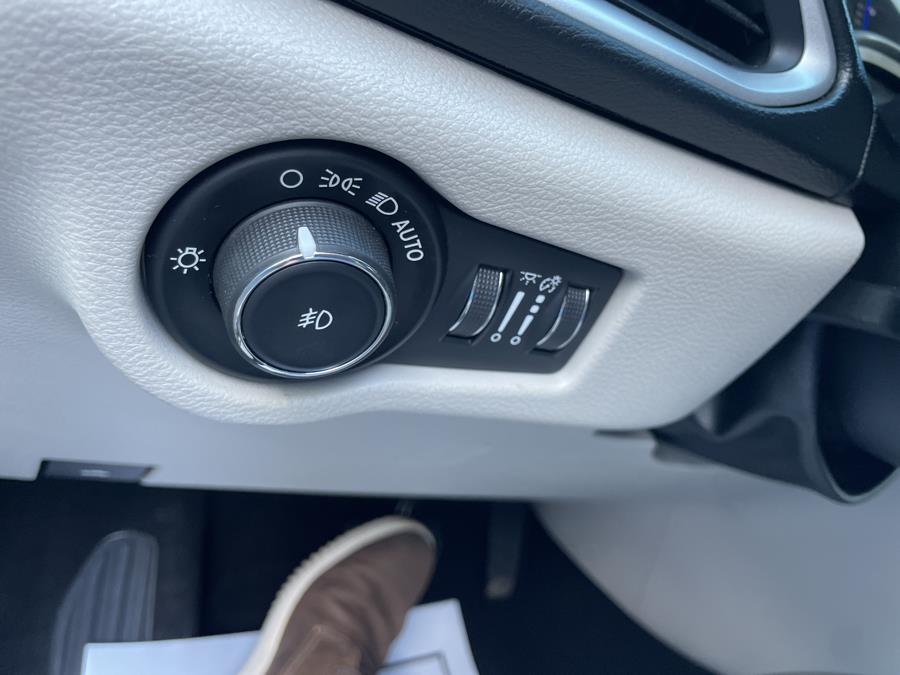 2019 Chrysler Pacifica Touring L FWD photo