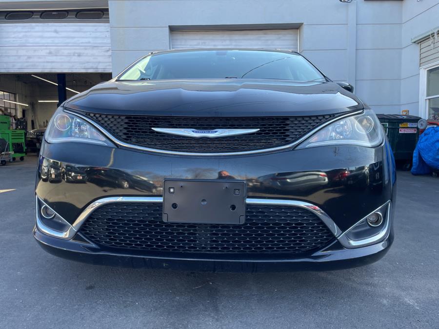2019 Chrysler Pacifica Touring L FWD photo