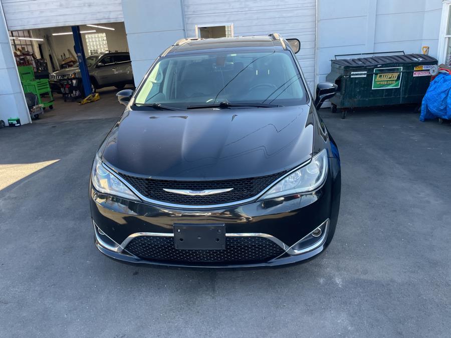 2019 Chrysler Pacifica Touring L FWD photo