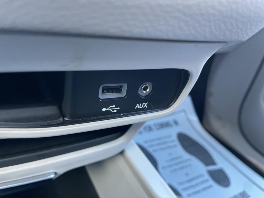 2019 Chrysler Pacifica Touring L FWD photo