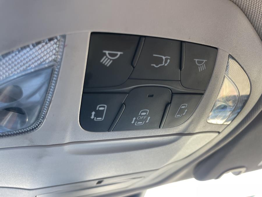 2019 Chrysler Pacifica Touring L FWD photo