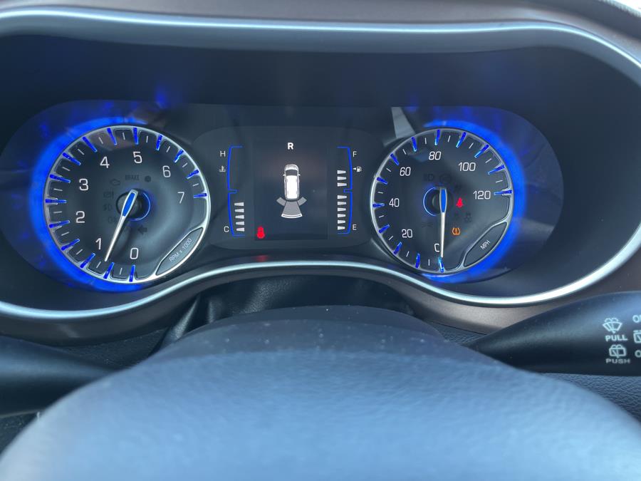 2019 Chrysler Pacifica Touring L FWD photo
