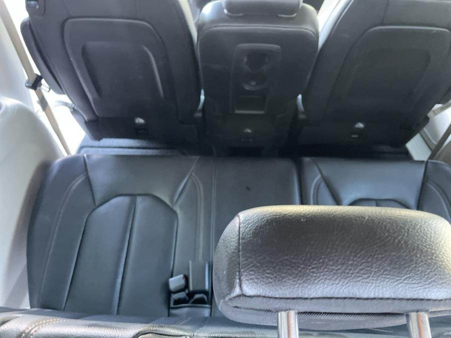 2019 Chrysler Pacifica Touring L FWD photo