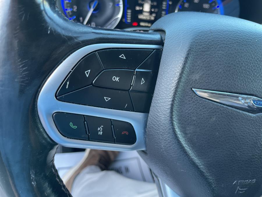 2019 Chrysler Pacifica Touring L FWD photo