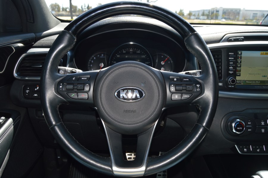 2017 Kia Sorento SXL V6 AWD photo