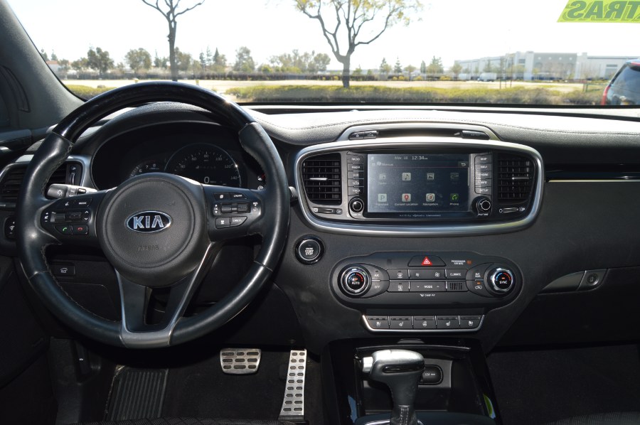 2017 Kia Sorento SXL V6 AWD photo