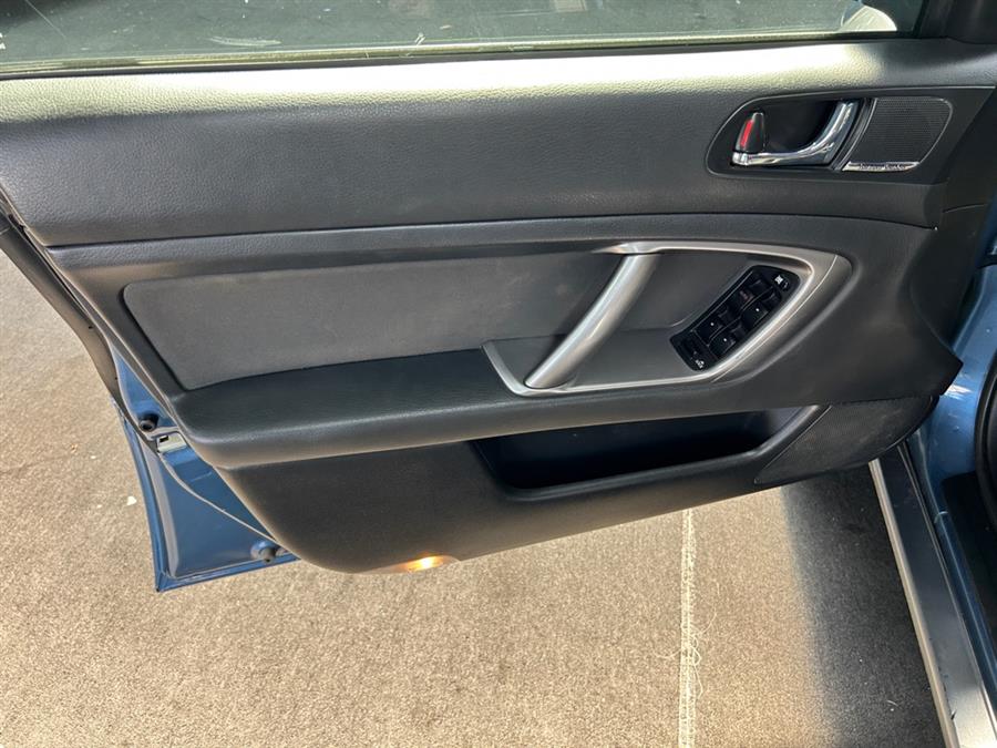 2009 Subaru Outback 2.5i Special Edition photo