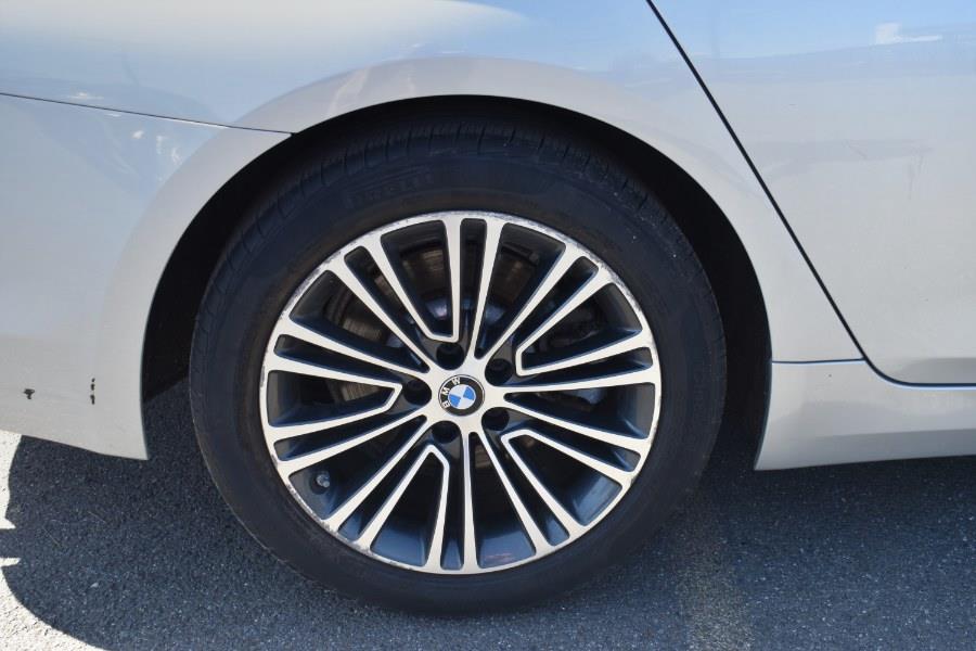 2019 BMW 5-Series 530i xDrive Sedan photo