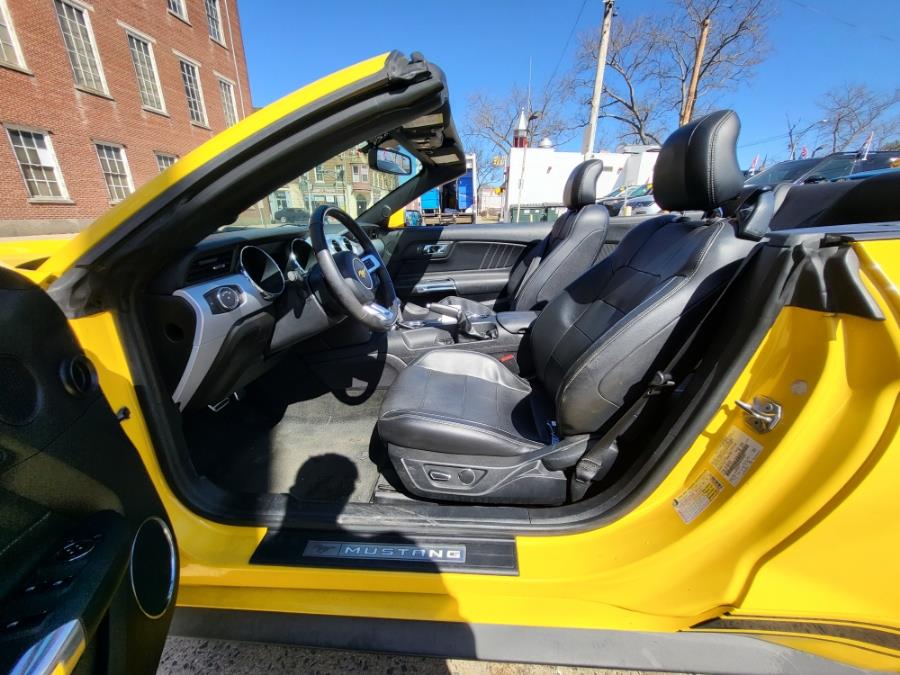 2016 Ford Mustang 2dr Conv EcoBoost Premium photo
