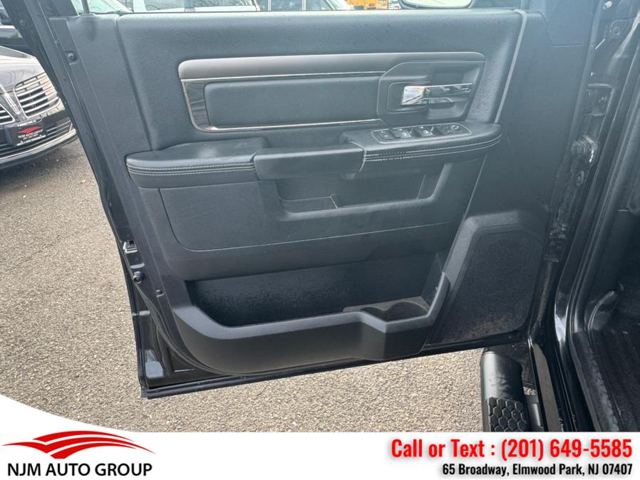 2016 RAM 1500 4WD Crew Cab 140.5