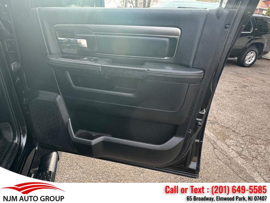 2016 RAM 1500 4WD Crew Cab 140.5