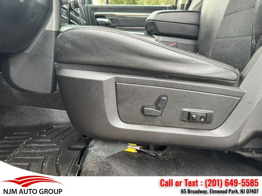 2016 RAM 1500 4WD Crew Cab 140.5
