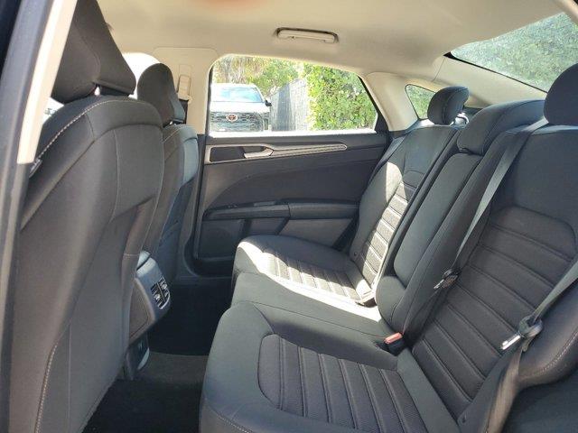 2020 Ford Fusion SE photo