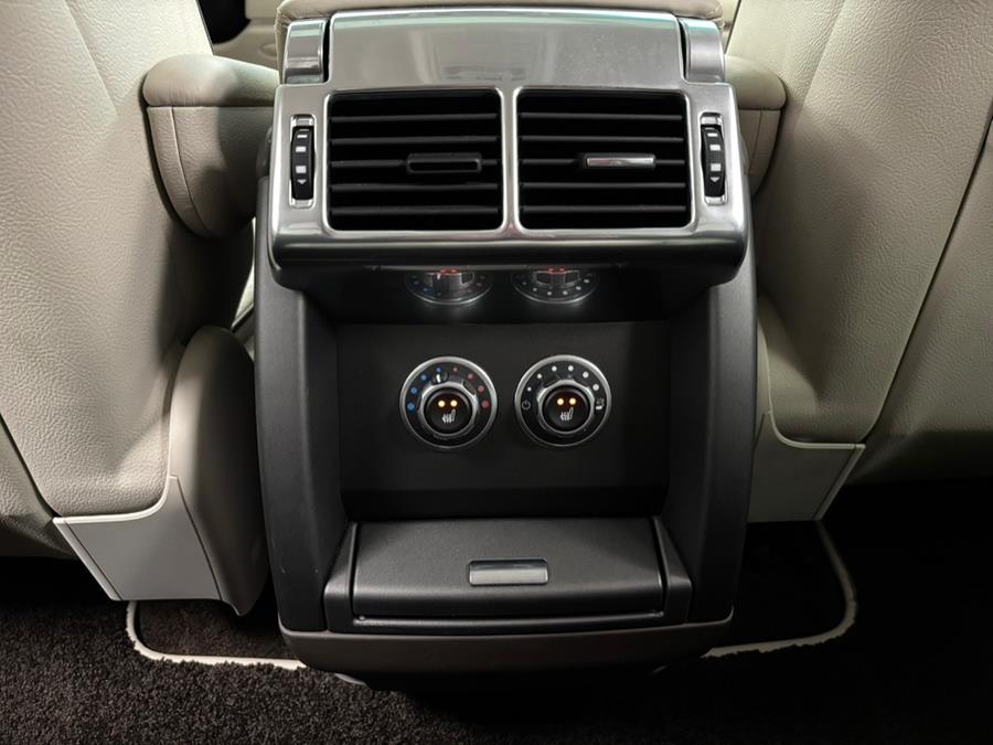 2010 Land Rover Range Rover HSE photo
