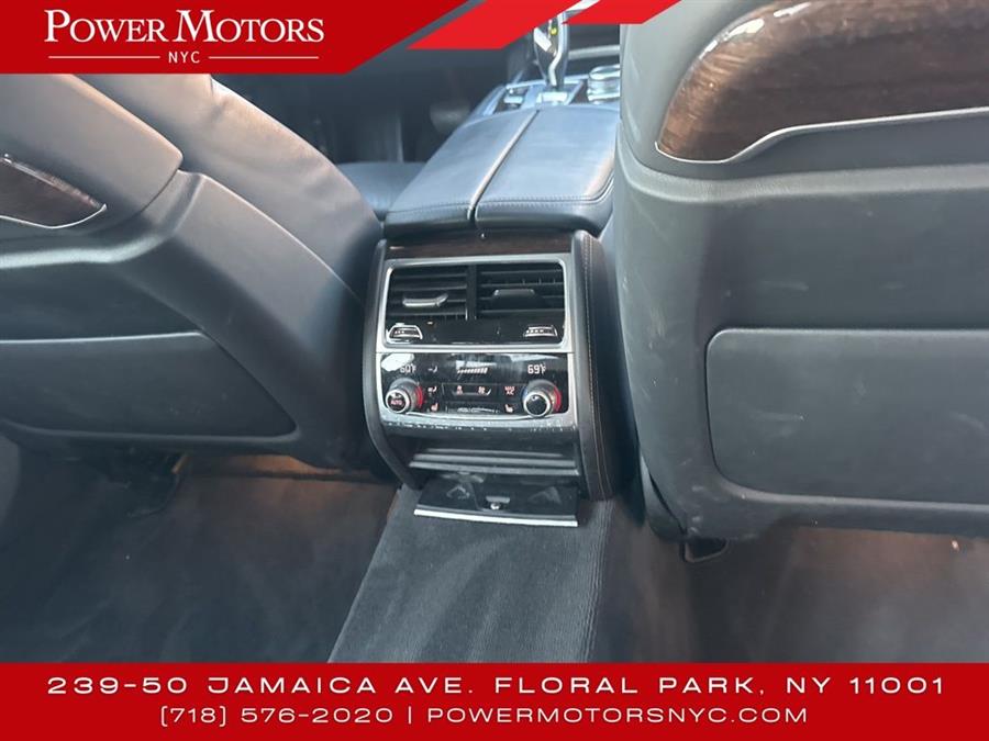 2022 BMW 7-Series 740i xDrive photo