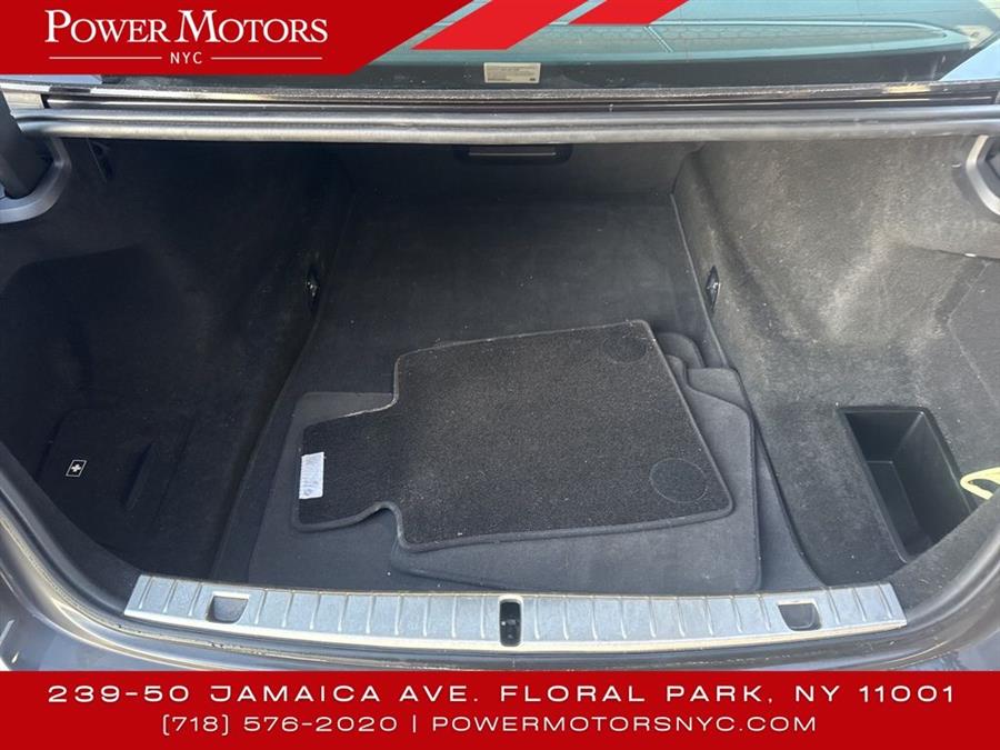 2022 BMW 7-Series 740i xDrive photo