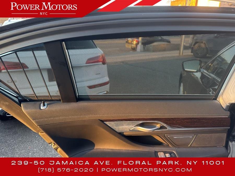 2022 BMW 7-Series 740i xDrive photo