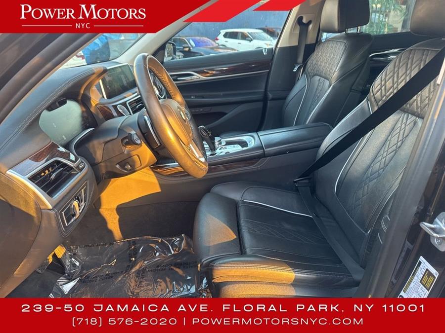 2022 BMW 7-Series 740i xDrive photo